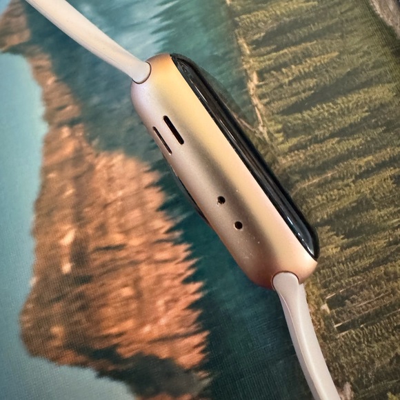 Apple series 3 Smartwatch with Pink Band - Picture 8 of 8